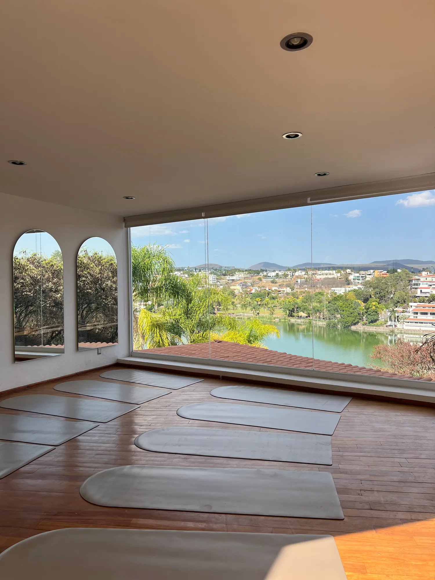 The Sanctuary - Lago