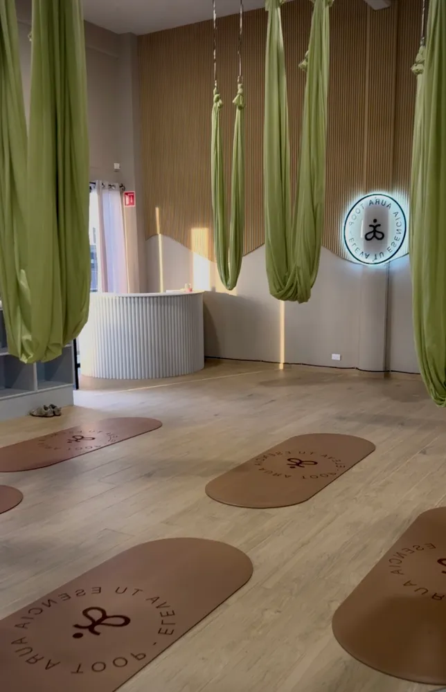 Aura Tóop l Aeroyoga & Pilates