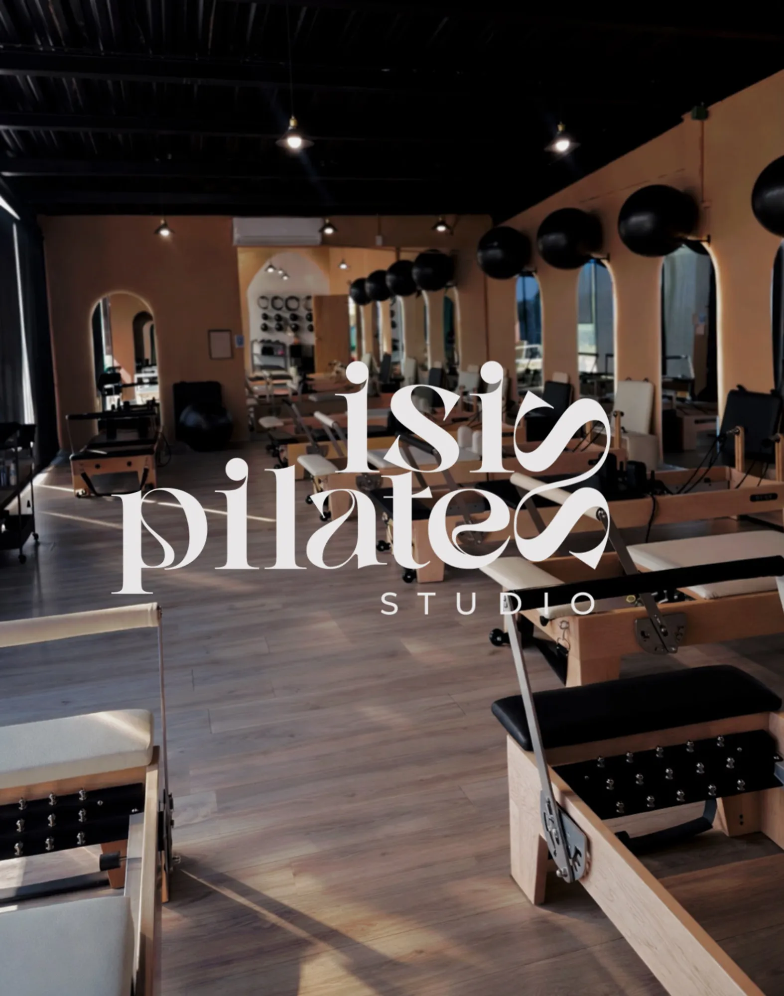 Isis Studio Pilates Reformer 
