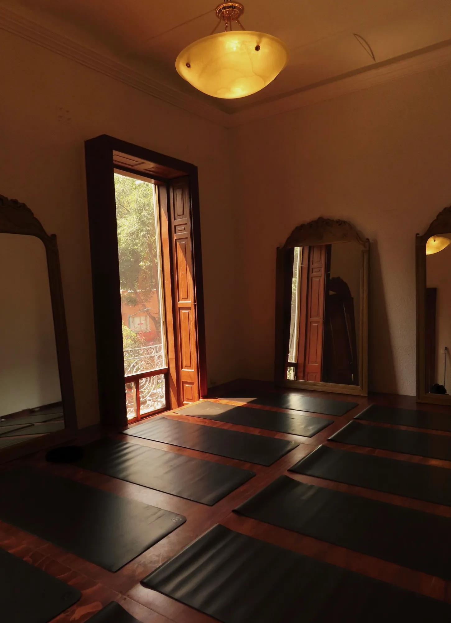 POPPY WELLNESS LOUNGE